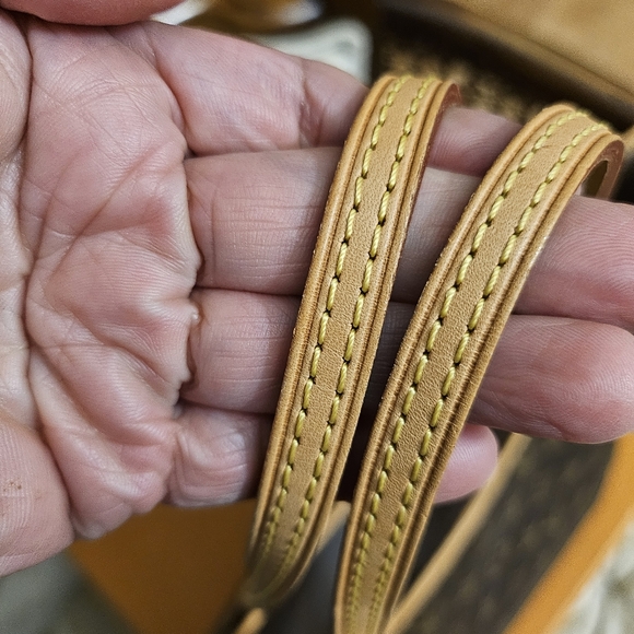 (Reserved)Authentic Louis Vuitton Monogram Neverful MM - Picture 3 of 9